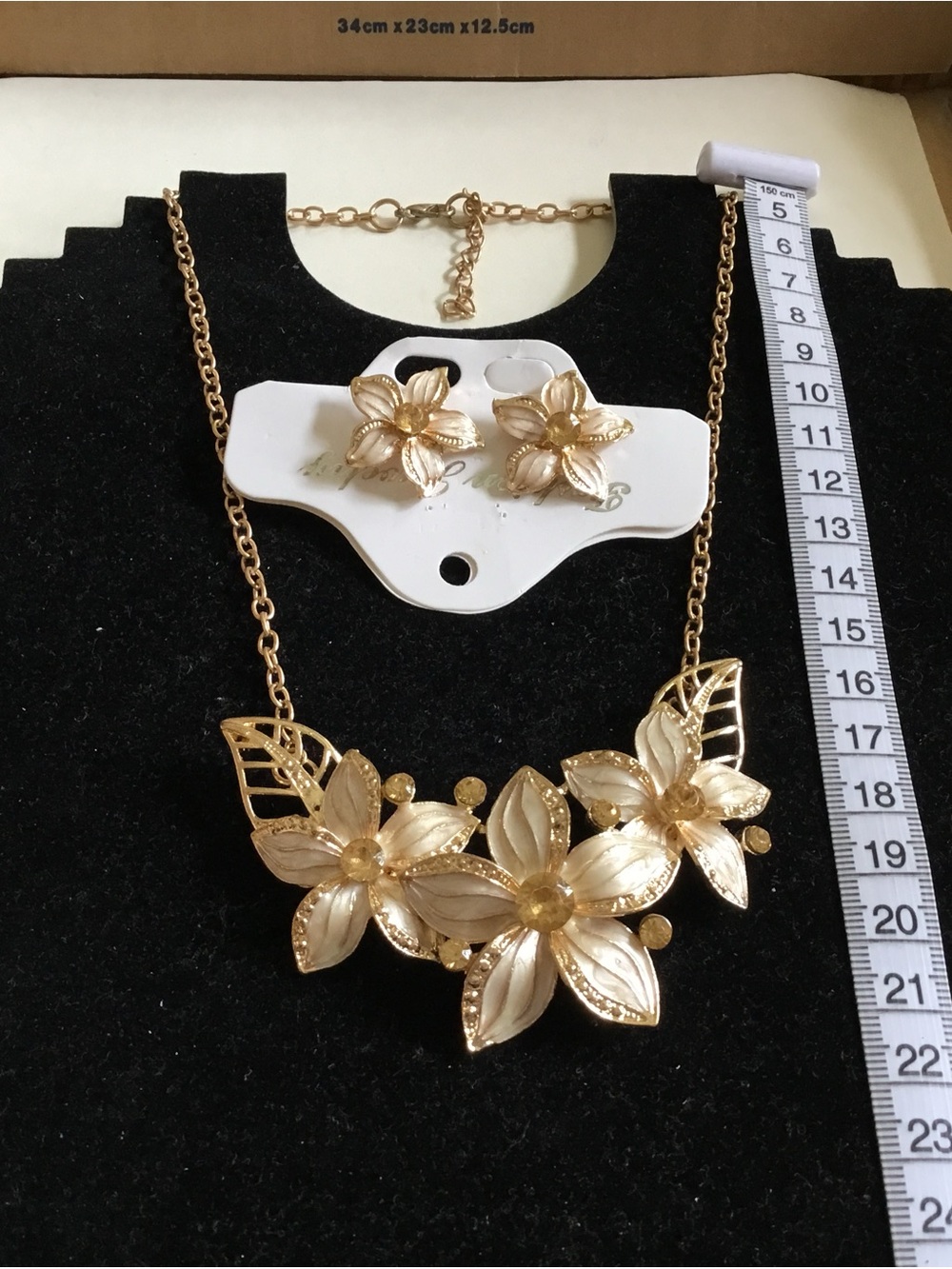 Fashion Jewelry Gold Floral Collar Necklace and Stud Earring Set